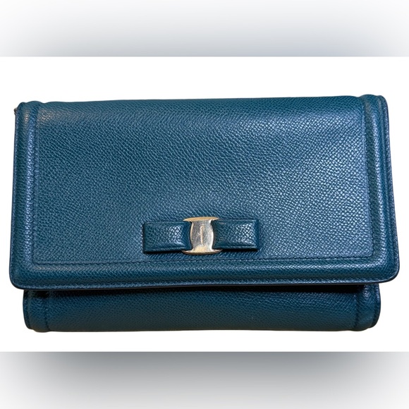 SALVATORE FERRAGAMO Vara Bow Crossbody - Picture 2 of 12